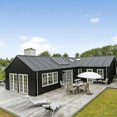 6 Bedroom Gorgeous In Holiday home